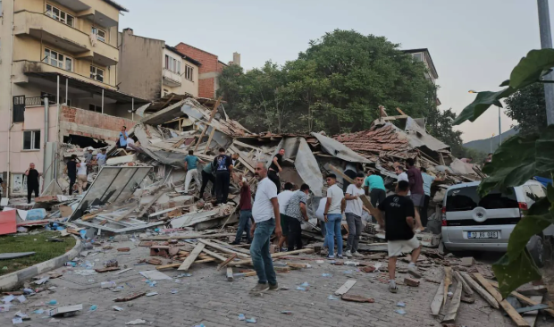 Balıkesir yine deprem: 4.2 büyüklüğünde sallandı