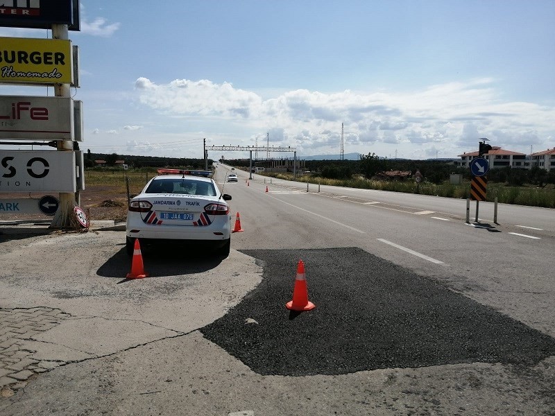 Balıkesir’da jandarmadan özel trafik denetimi 