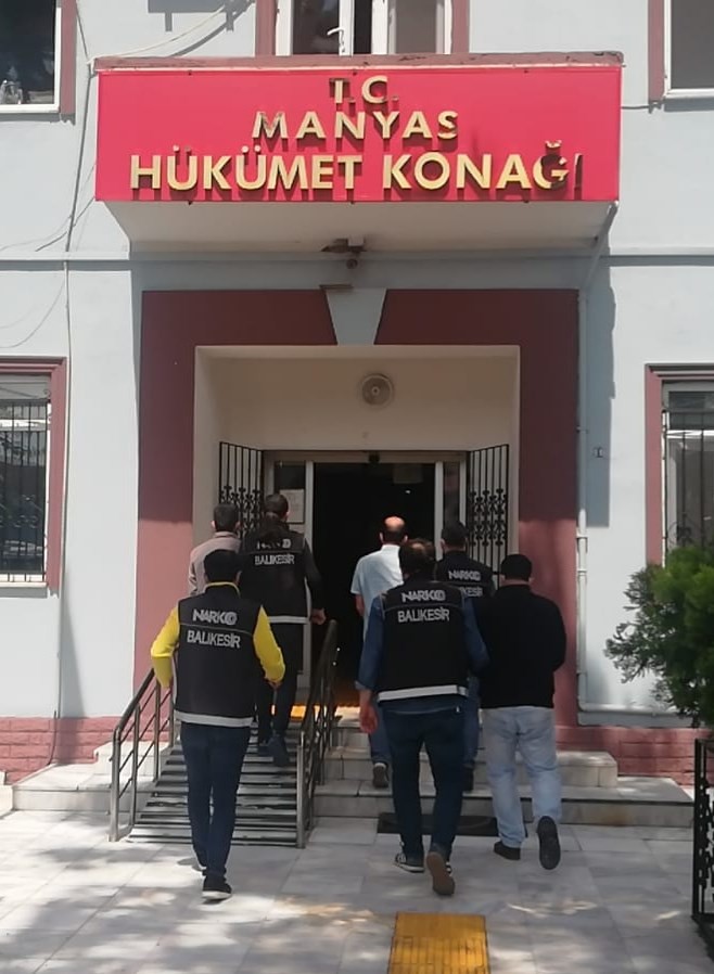 Balıkesir’de 2 uyuşturucu taciri tutuklandı 