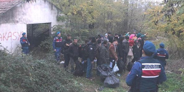 Balıkesir’de 39 Afgan kaçak yakalandı