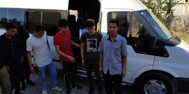Balıkesir'de 51 düzensiz göçmen yakalandı