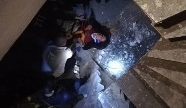 Balıkesir'de asansör boşluğuna düşen kadını itfaiye kurtardı
