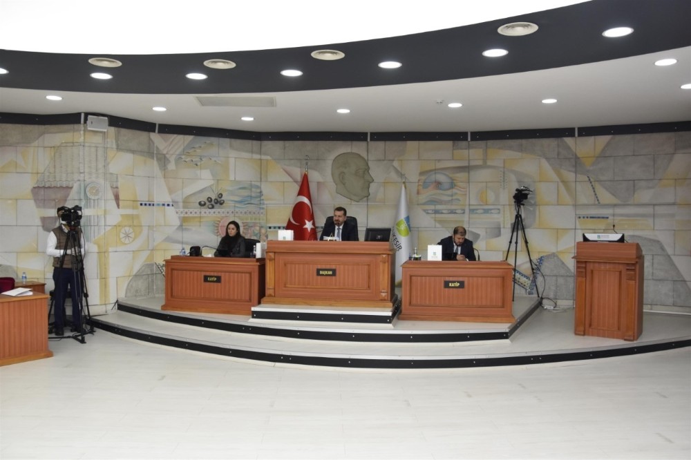 Balıkesir’de belediye meclis toplantıları 3 ay ertelendi 