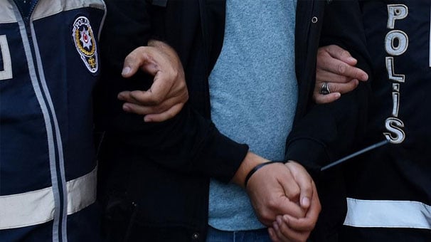 Balıkesir’de darbeci FETÖ şüphelisi emekli polise gözaltı