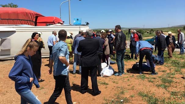 Balıkesir’de feci kaza: 19 kişi yaralı