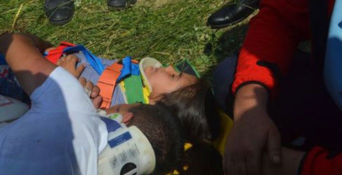 Balıkesir'de feci kaza: 1'i çocuk, 5 yaralı