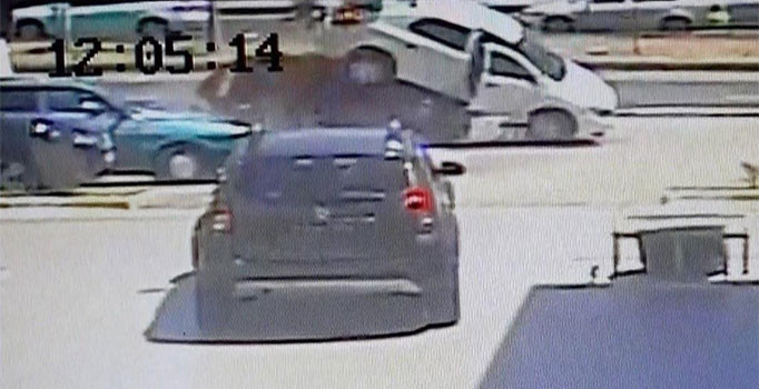 Balıkesir'de feci kaza: 2 kişi ödlü