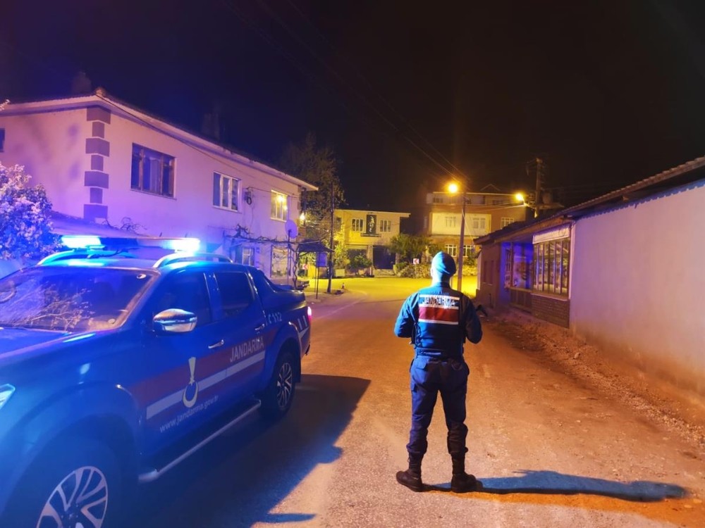 Balıkesir’de jandarma ekipleri huzur uygulaması yaptı 