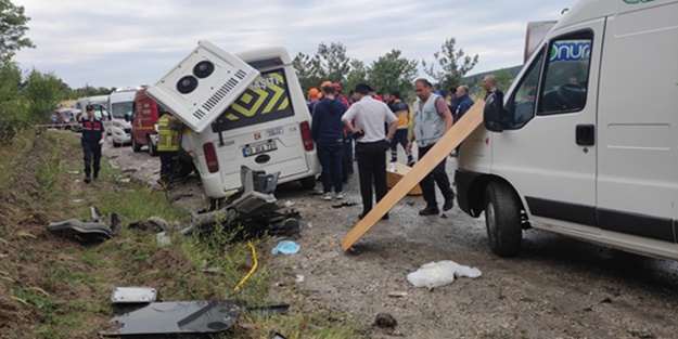 Balıkesir'de korkunç kaza! Ortalık can pazarına döndü