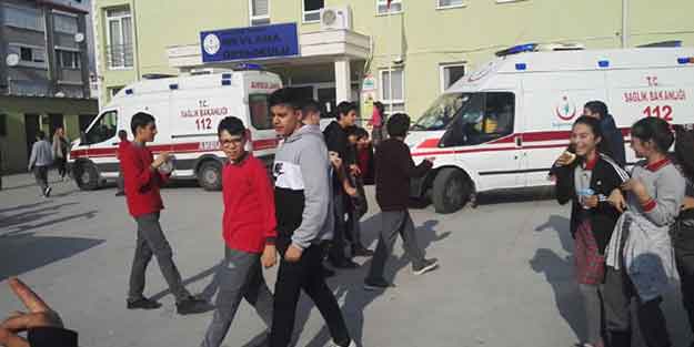 Balıkesir'de korkutan olay! 40 öğrenci hastaneye kaldırıldı