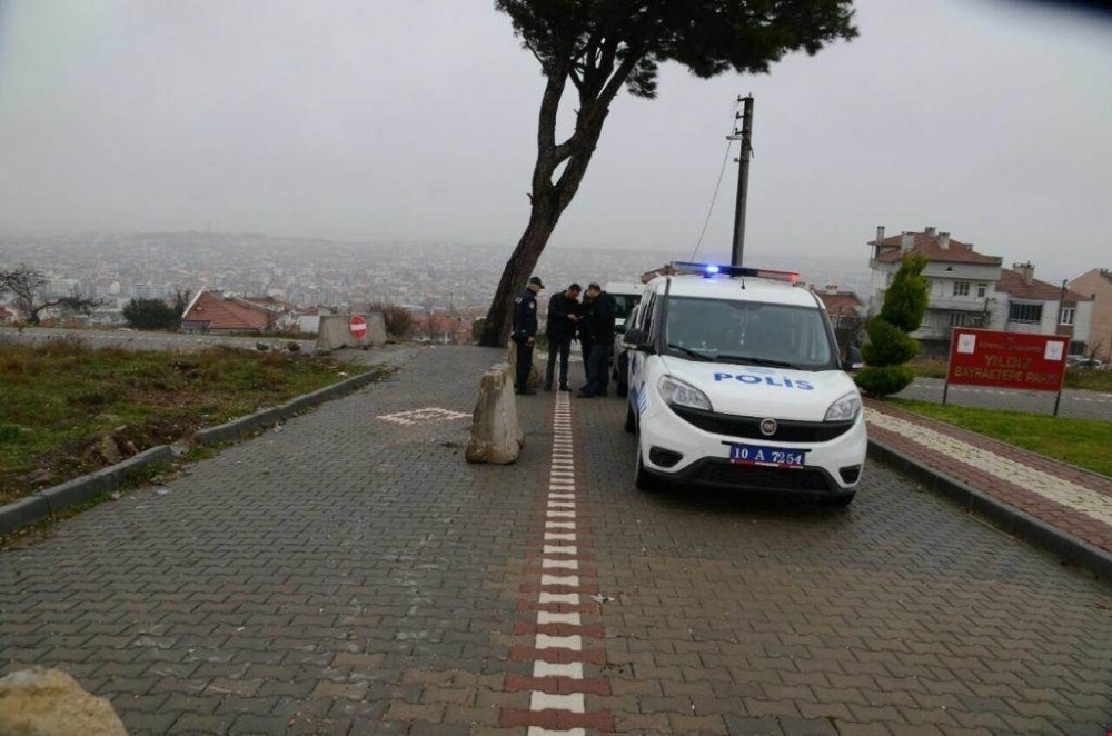 Balıkesir’de polis 10 aranan şahsı yakaladı 
