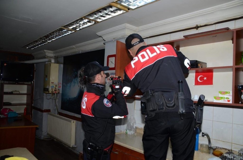 Balıkesir’de polis 9 aranan şahsı yakaladı 