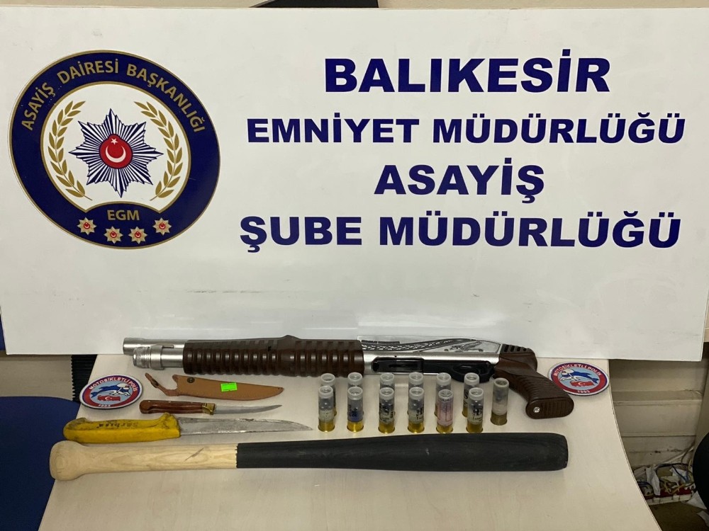 Balıkesir’de polis 9 silah yakaladı 