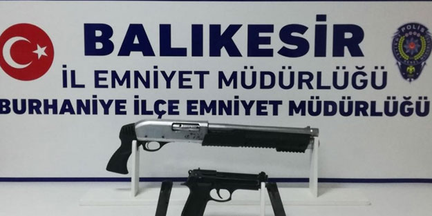 Balıkesir'de polis ekipleri 9 silah ele geçirdi