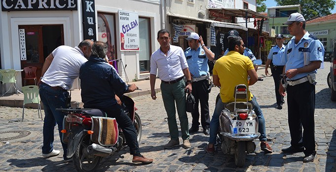 Balıkesir'de polisten motosiklet avı