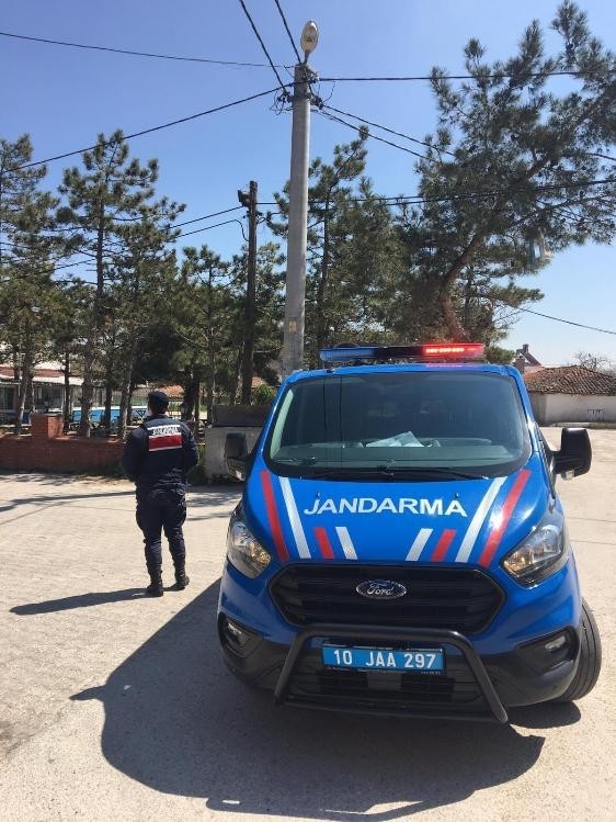Balıkesir’de sokağa çıkan 805 kişiye para cezası 