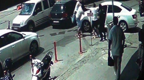 Balıkesir'de yol verme kavgasında kendini vurdu