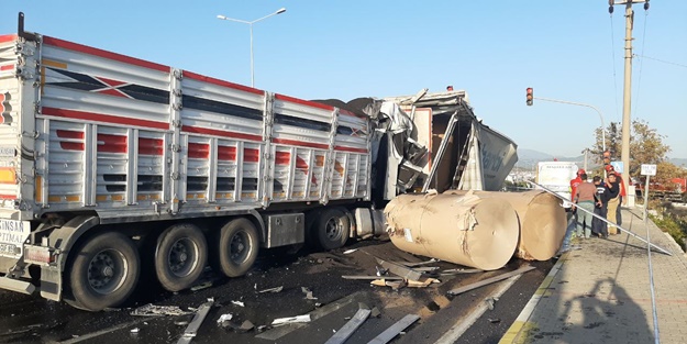 Balıkesir'de zincirleme kaza: Yaralılar var