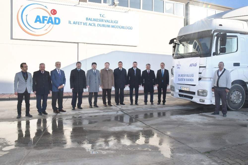 Balıkesir’den Elazığ’a yardım TIR’ı 