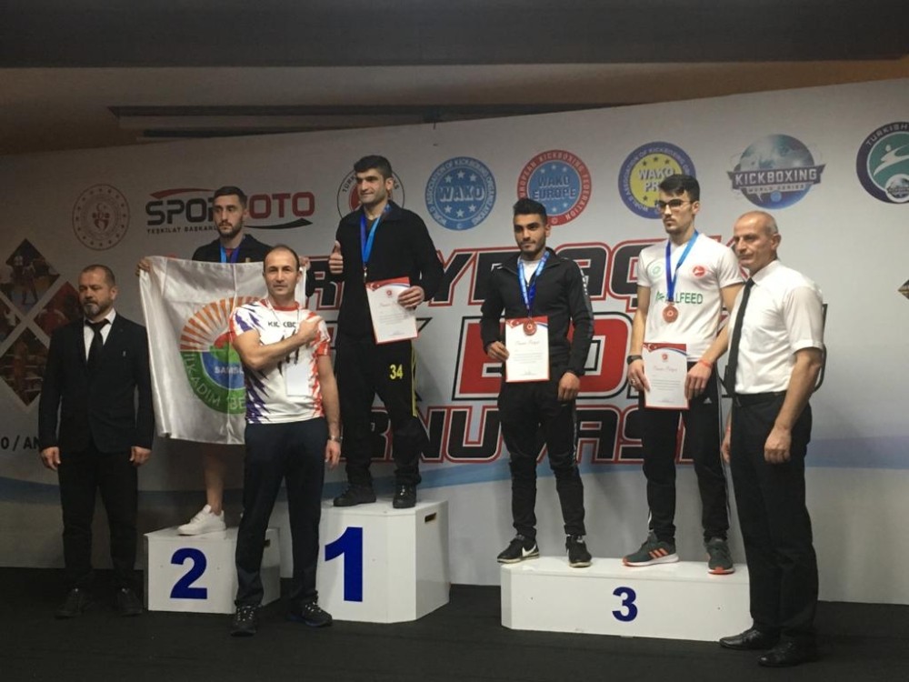 Balıkesirli Kickboksörlerden Madalya Yağmuru 