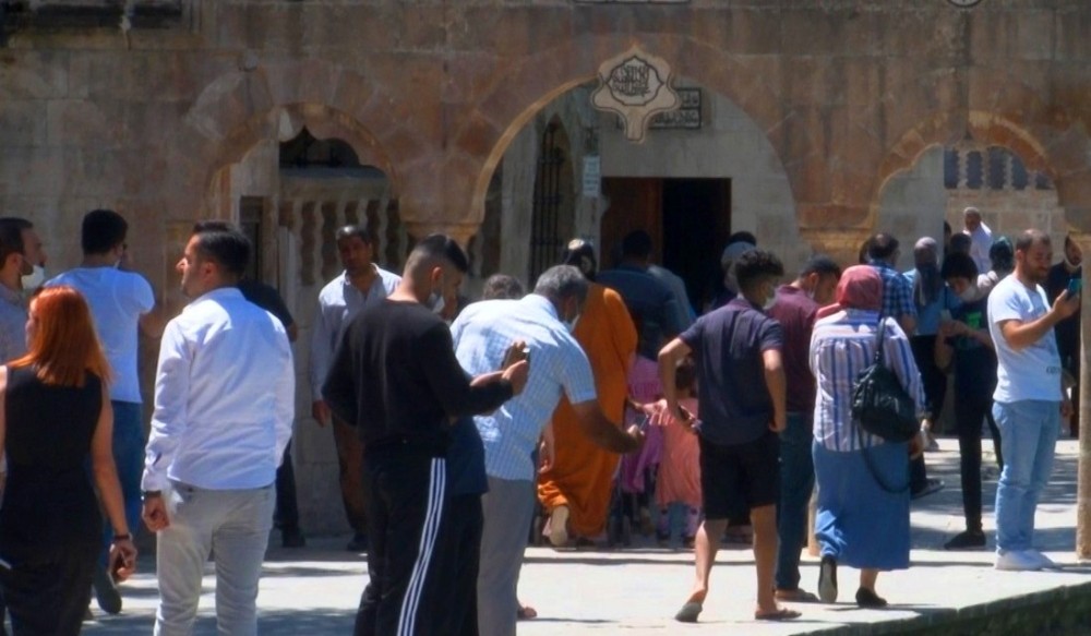 Balıklıgöl’e ilk yerli turistler gelmeye başladı 