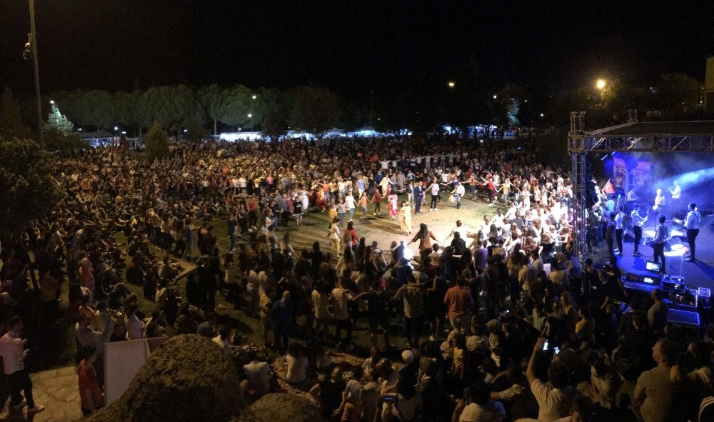 Balkan Göçmenleri gecesinde Gölet doldu taştı 