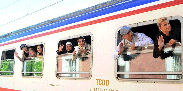 Balkan göçmenleri Sirkeci Garı'nda buluştu