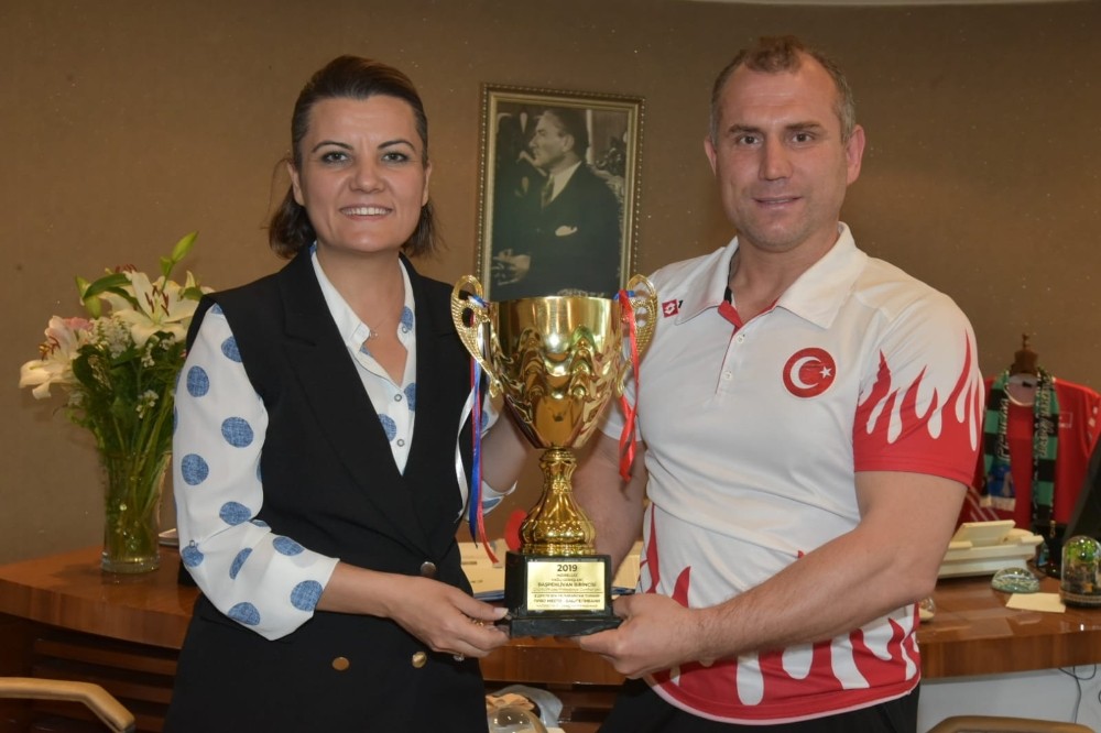 Balkan Şenliklerinin Güreş Şampiyonu, İzmitli sporcu oldu 