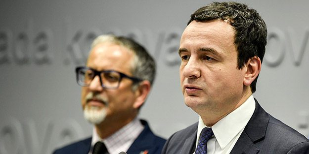 Balkan ülkesinde 3 kent karantinaya alındı! 