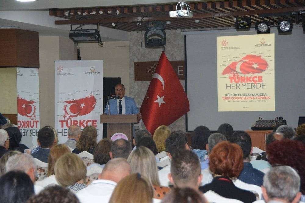 Balkanlardaki Türk çocukları için Türkçe Öğreten Eğiticilerin Eğitimi 