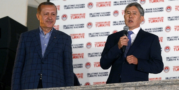 Balkon konuşmasına damga vuran sürpriz