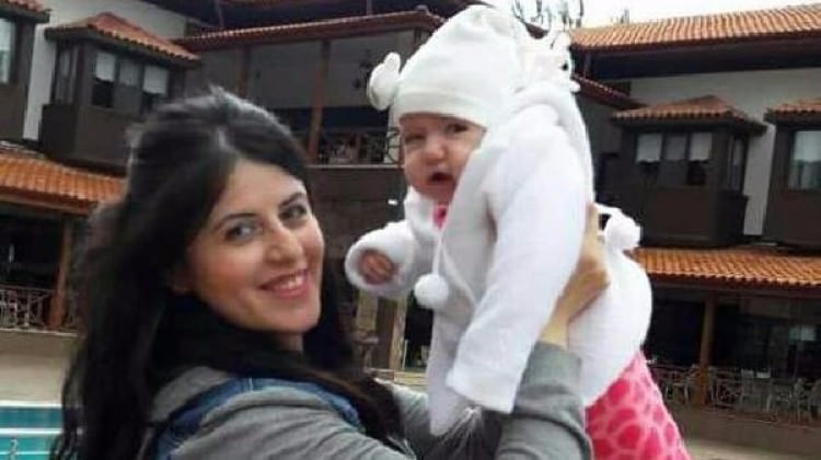 Balkondan düşen kadın kurtulamadı