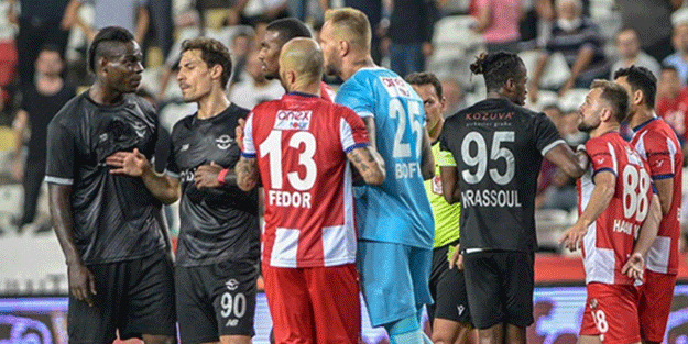 Balotelli, Beşiktaş'tan sonra Antalyaspor'u da çıldırttı