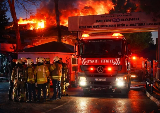 Baltalimanı'nda Korku Dolu Anlar: Hastanede Yangın Paniği!