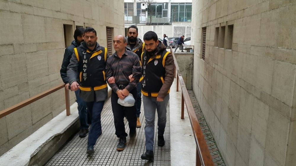 Baltayla öldürdü, tutuksuz yargılanmak istedi 