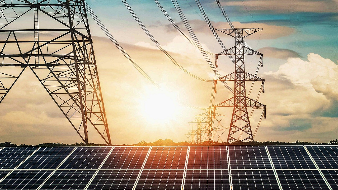 Baltık ülkeleri Avrupa’ya bağlandı! Rusya ile son elektrik bağı da kesildi