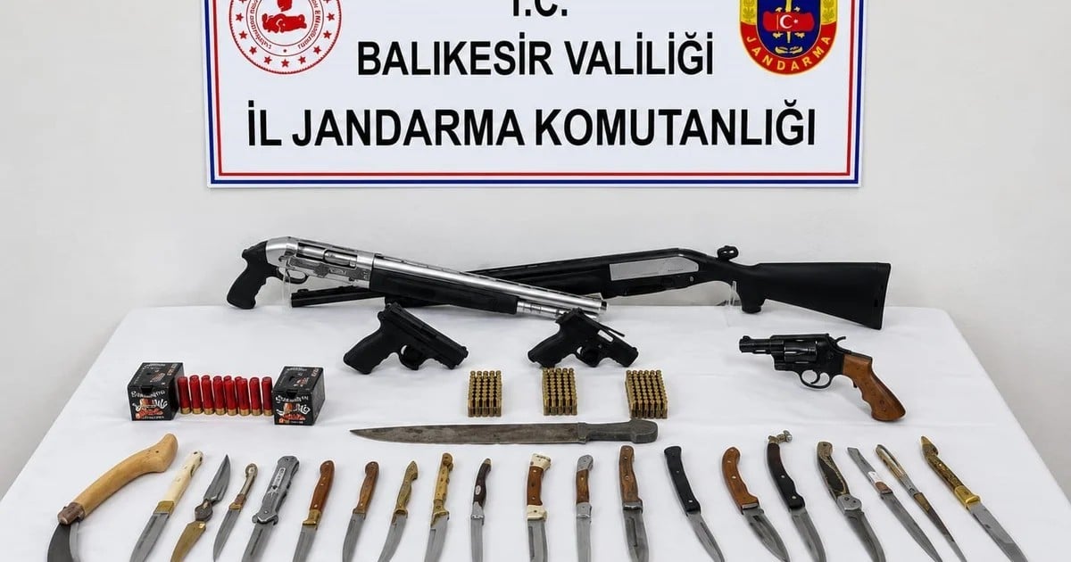 Bandırma ve Ayvalık'ta silah ticareti operasyonunda 10 şüpheli yakalandı