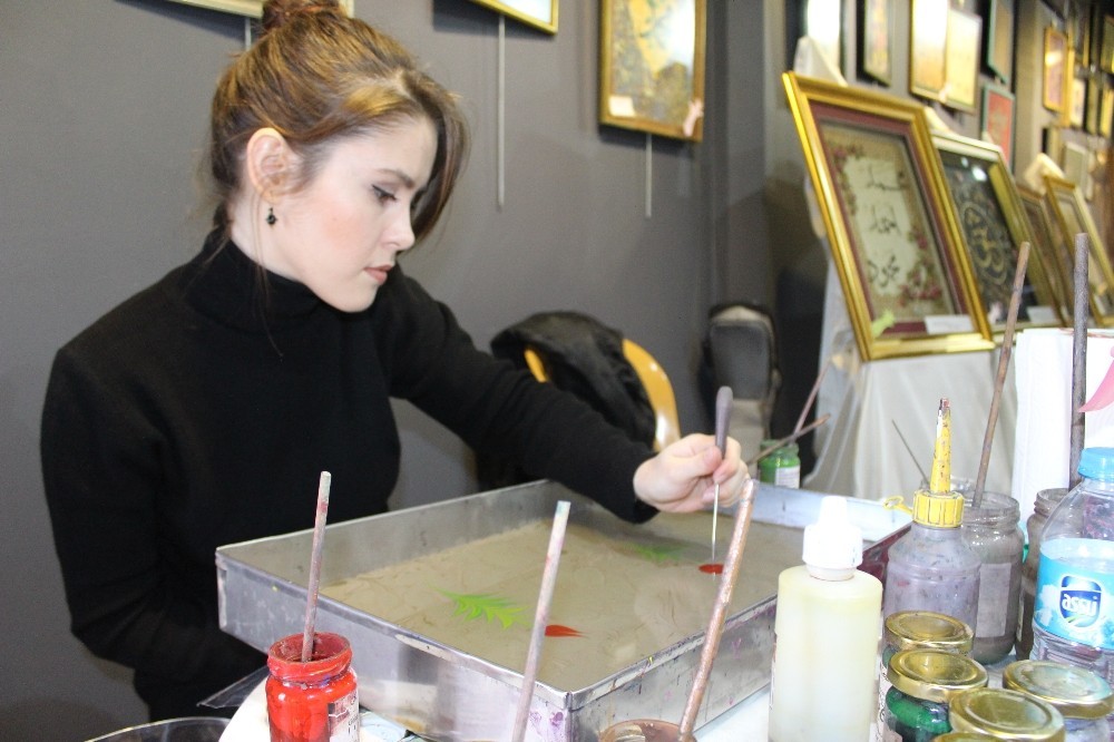 Bandırma’da ’Ebru Sergisi’ İlgi Gördü