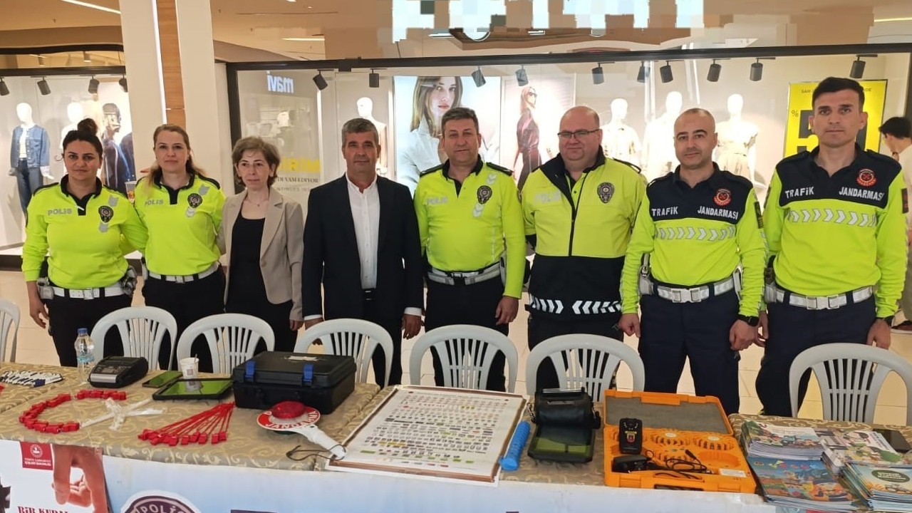 Bandırma’da Trafik Haftası etkinlikleriyle bilinçlendirme çalışmaları yapıldı