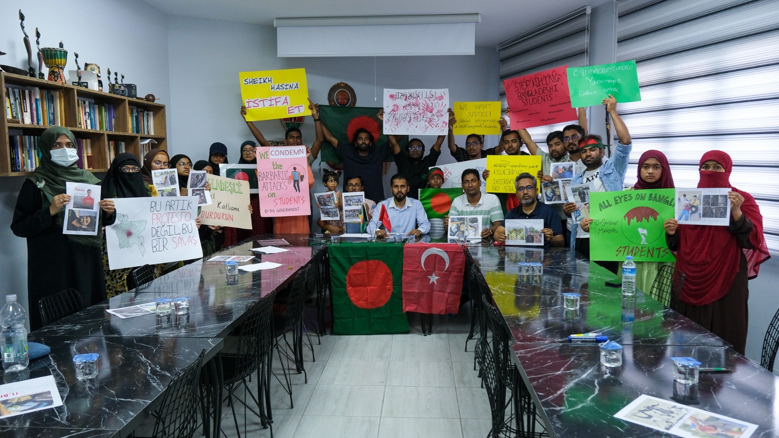 Bangladeş’deki iç karışıklığın boyutu giderek artıyor