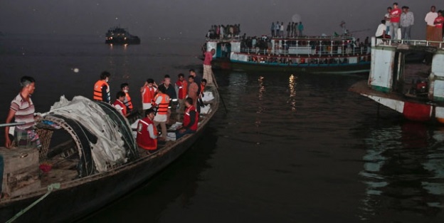 Bangladeş'te feribot faciası