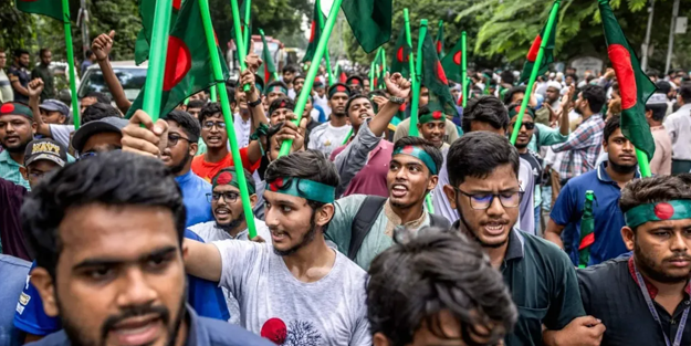 Bangladeş'te Müslümanlardan gövde gösterisi!