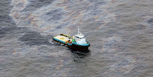 Bangladeş'te petrol tankeri battı