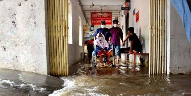 Bangladeş'te yağışlar sele yol açtı