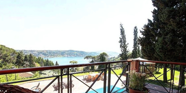 Bank Asya'nın boğaz manzaralı villası satılıyor