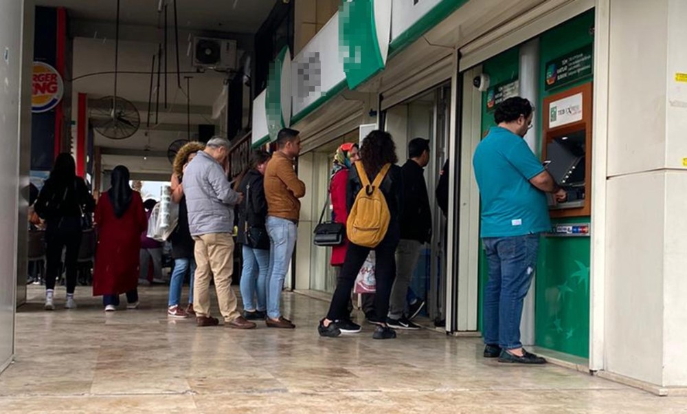 Banka şubelerinde Korona virüs önlemi 
