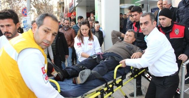 Bankada silahlı kavga!