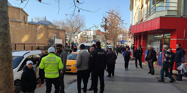 Bankadaki görevliyle tartışan şahsın intikamı 'pes' dedirtti!