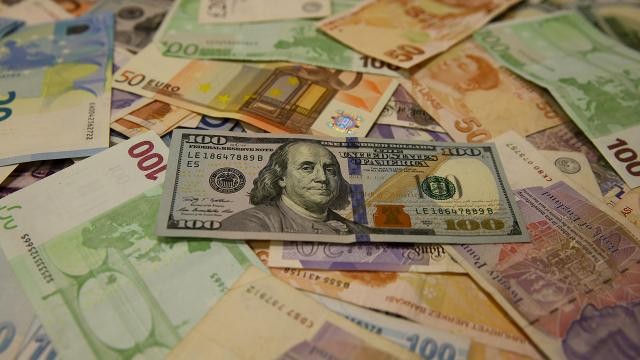 Bankaların net döviz pozisyonu öz kaynaklarının yüzde 5'ini aşamayacak