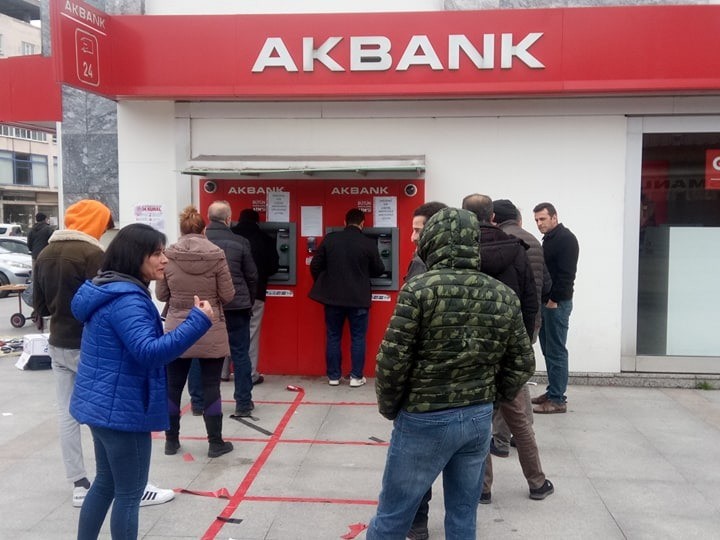 Bankamatikten para çekenler için Korana Virüs tedbiri 
